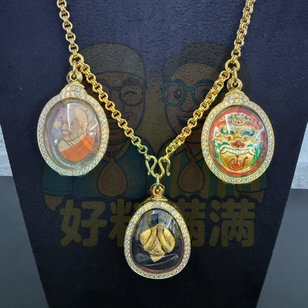 3 Hook Nano Gold Necklace